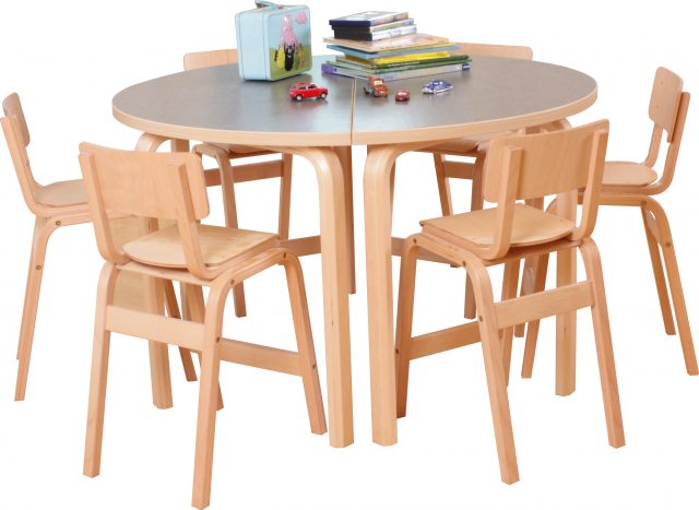 Linoleums bord med Karlo junior stole